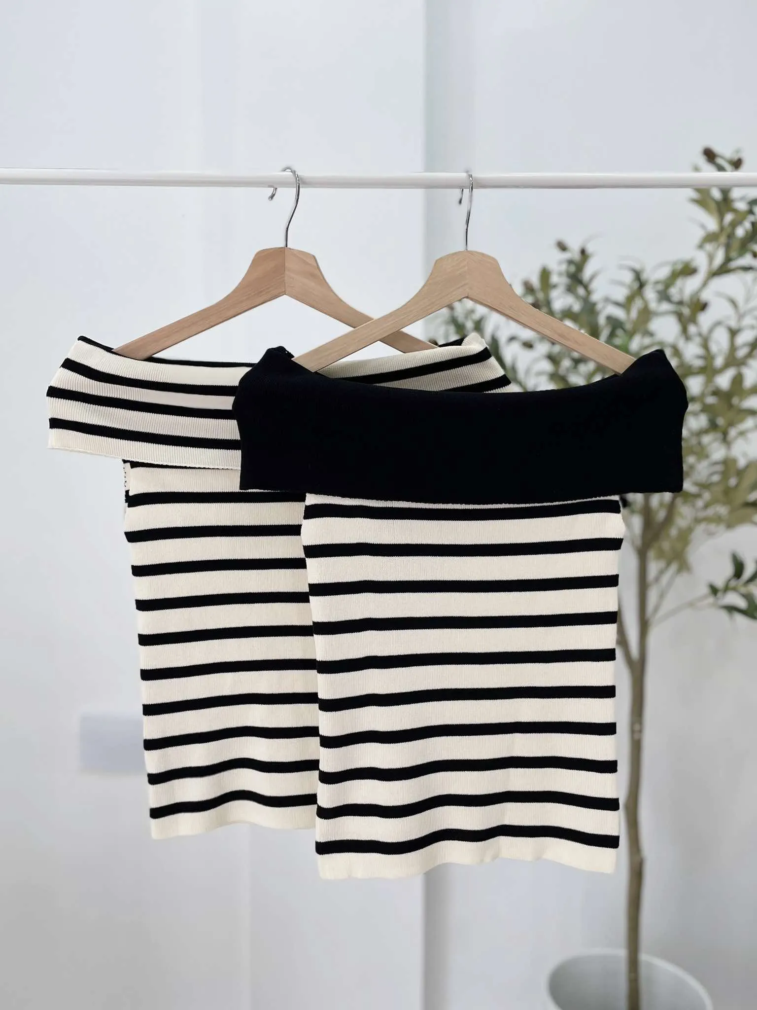Quinley Off-Shoulder Top