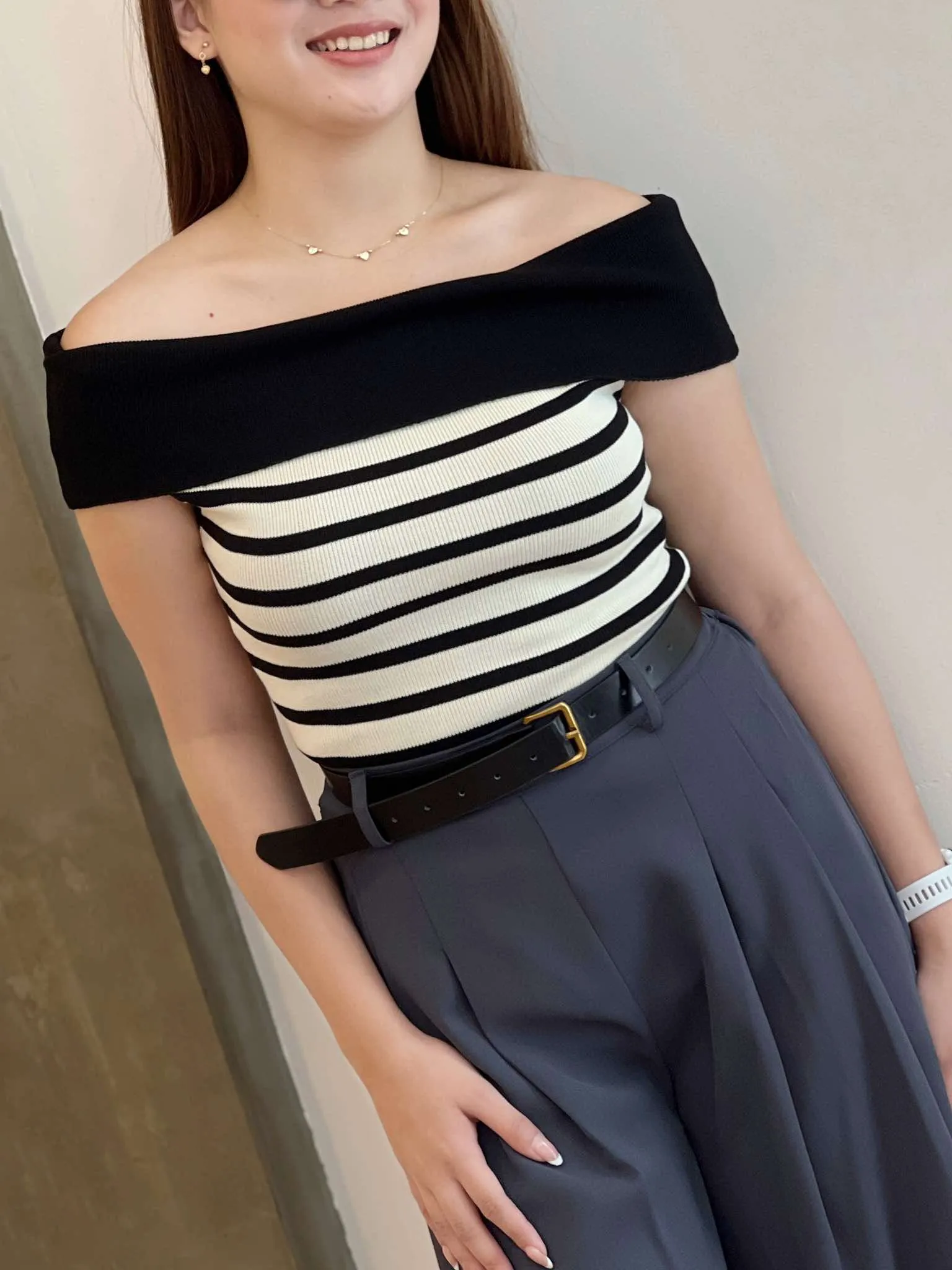 Quinley Off-Shoulder Top