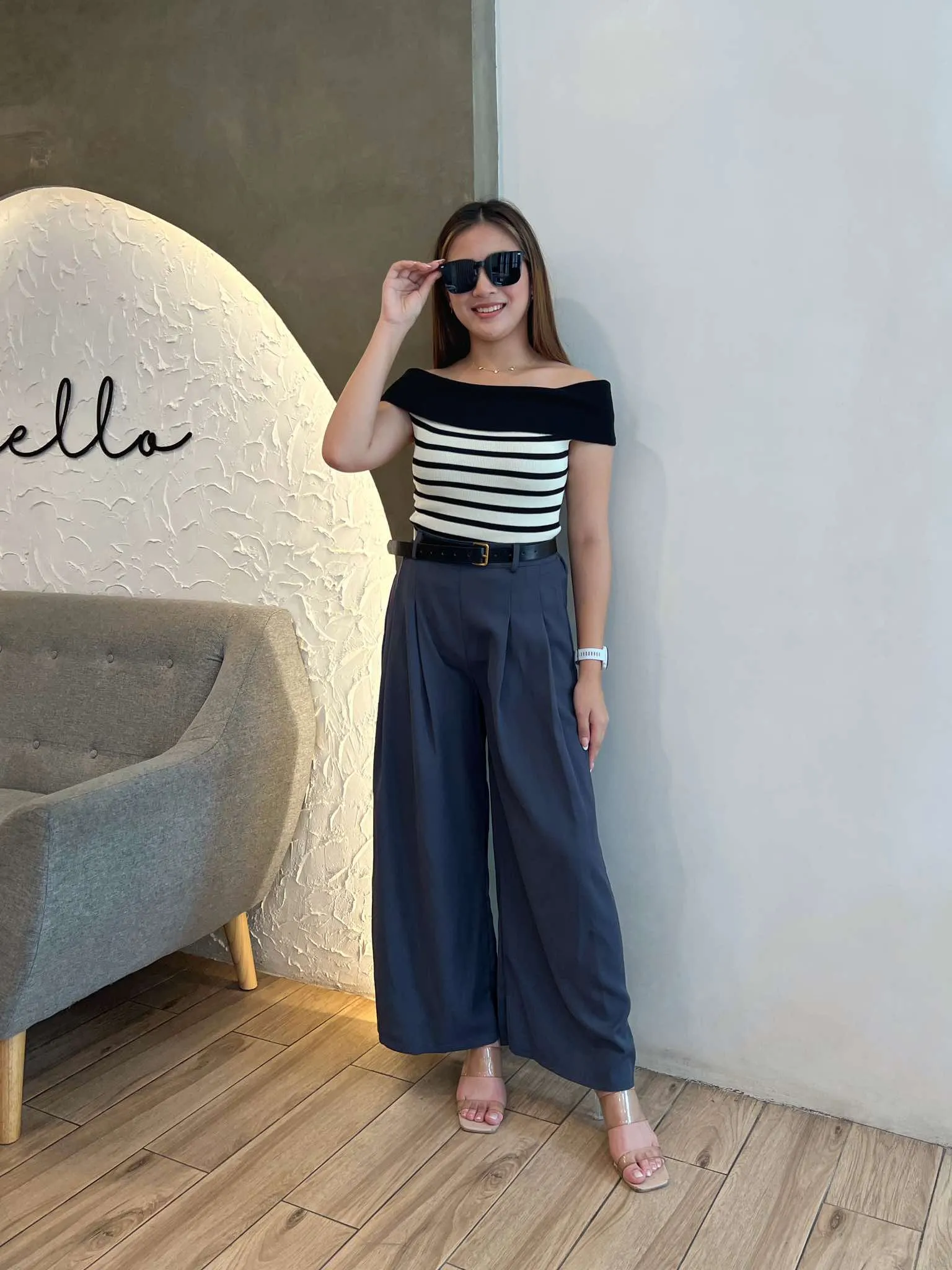 Quinley Off-Shoulder Top